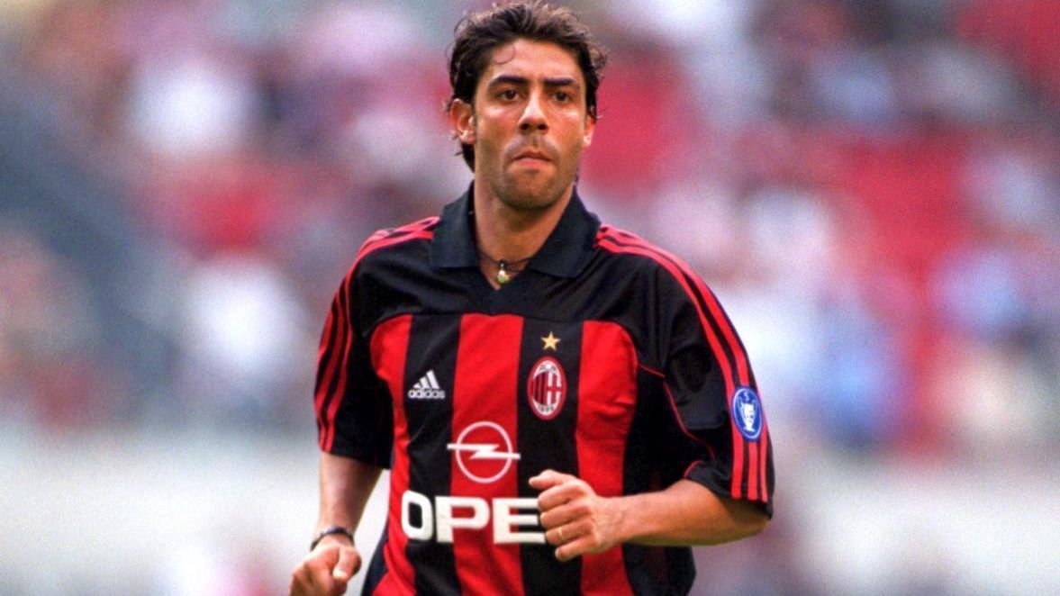 AC米兰主场球衣,2000-02赛季(阿迪达斯)